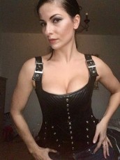 Steampunk / Gothic czarny gorset sznurowany ze skorou